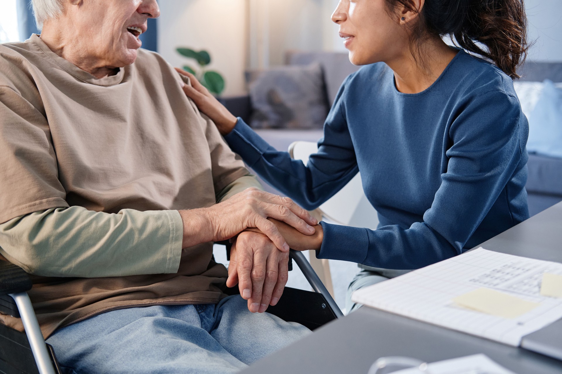 Senior man talking to the nurse